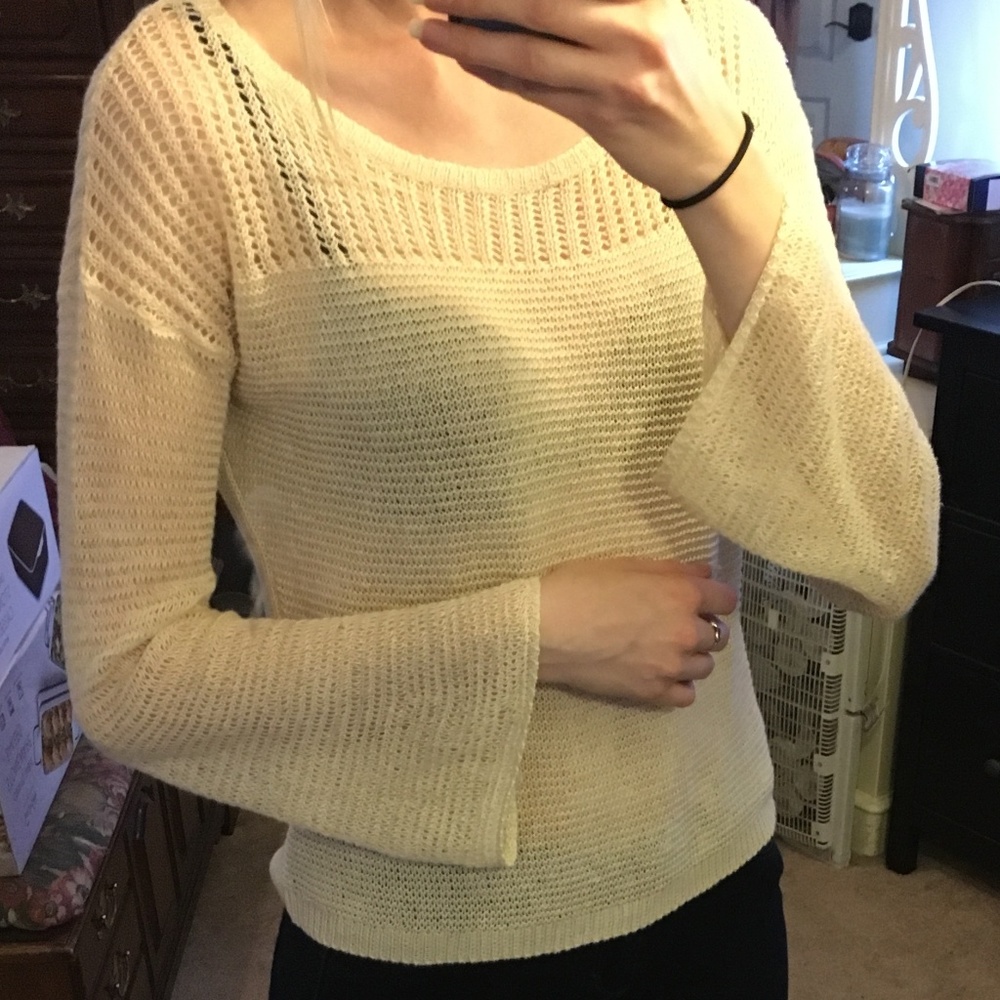 Bell Sleeve Knit lightweight Sweater EUC
